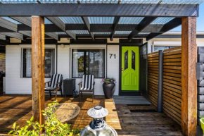 Inverloch' s Lime Green Door - Linen, Wifi, Pet Friendly, Inverloch